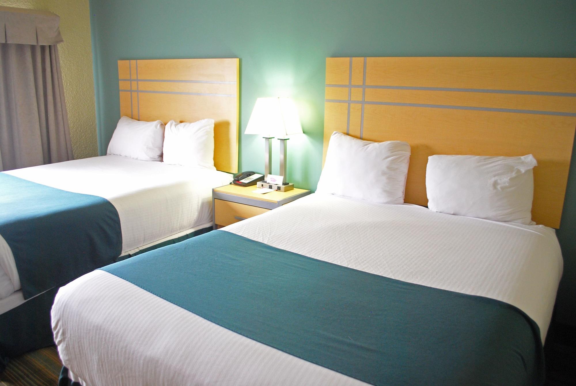 Ramada By Wyndham Edmonton Yellowhead Nw Экстерьер фото