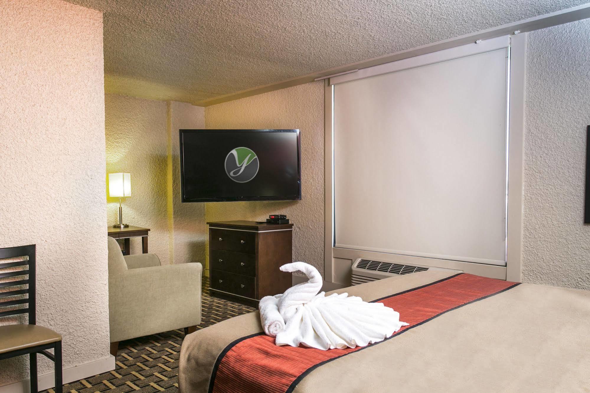 Ramada By Wyndham Edmonton Yellowhead Nw Экстерьер фото